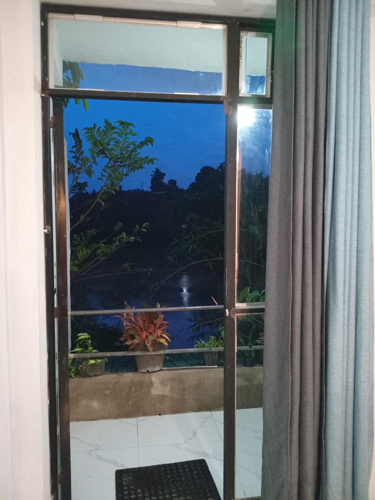 Sadhara River View Lodge Kandy Exterior photo